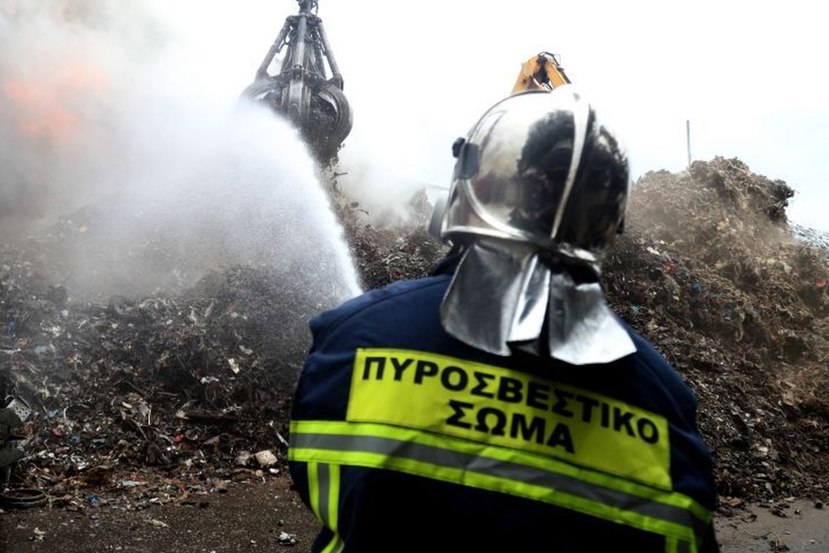 Φωτιά σε εργοστάσιο ανακύκλωσης στην Θεσσαλονίκη- 112 για τοξικούς καπνούς
