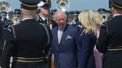 Στο Λευκό Οίκο ο βασιλιάς Κάρολος- Θερμή υποδοχή στο βασιλικό ζεύγος