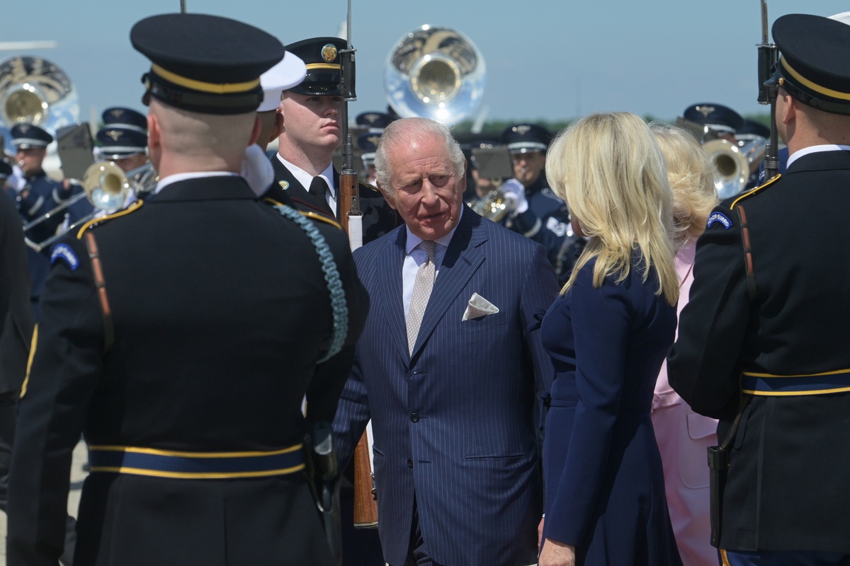 Στο Λευκό Οίκο ο βασιλιάς Κάρολος- Θερμή υποδοχή στο βασιλικό ζεύγος