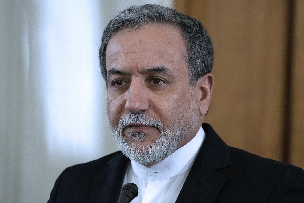 Ο ΥΠΕΞ του Ιράν στο Πακιστάν, όπου αναμένονται απεσταλμένοι των ΗΠΑ