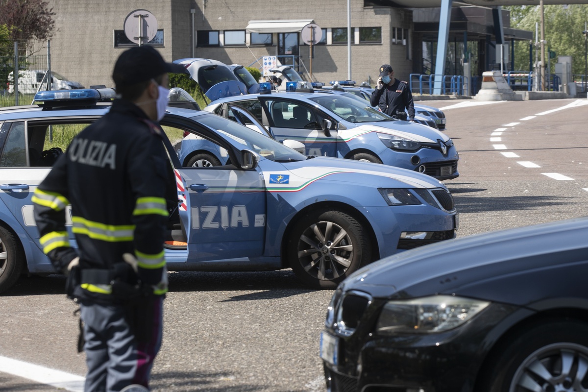 Κινηματογραφική ληστεία στη Νάπολη- Κράτησαν ομήρους, άδειασαν θυρίδες και διέφυγαν από σήραγγα