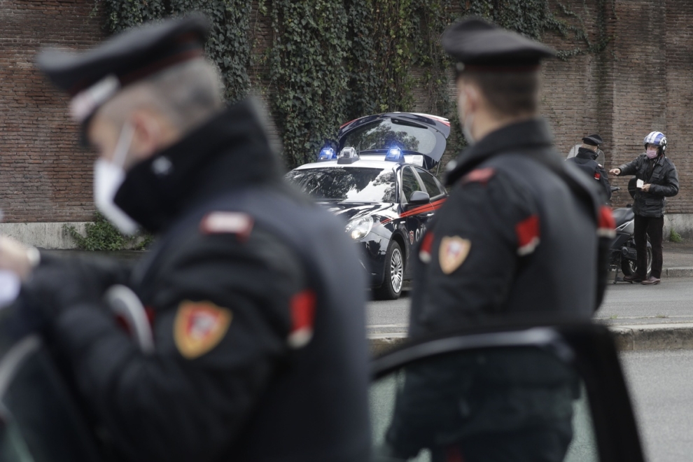 Ιταλία: Έφοδοι των καραμπινιέρων για παράνομες παρακολουθήσεις από ομάδα πρώην μελών των ιταλικών υπηρεσιών ασφαλείας