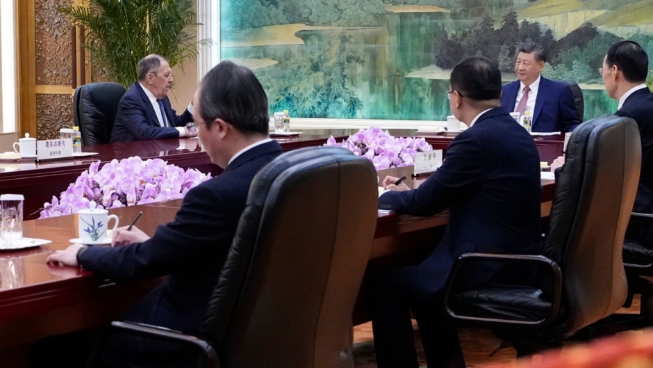 Στην Κίνα ο ΥΠΕΞ της Ρωσίας- Τον υποδέχθηκε ο Πρόεδρος Σι Τζινπίνγκ