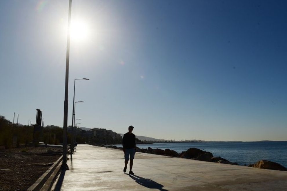 Καιρός: Ηλιοφάνεια και εξασθένηση των ανέμων