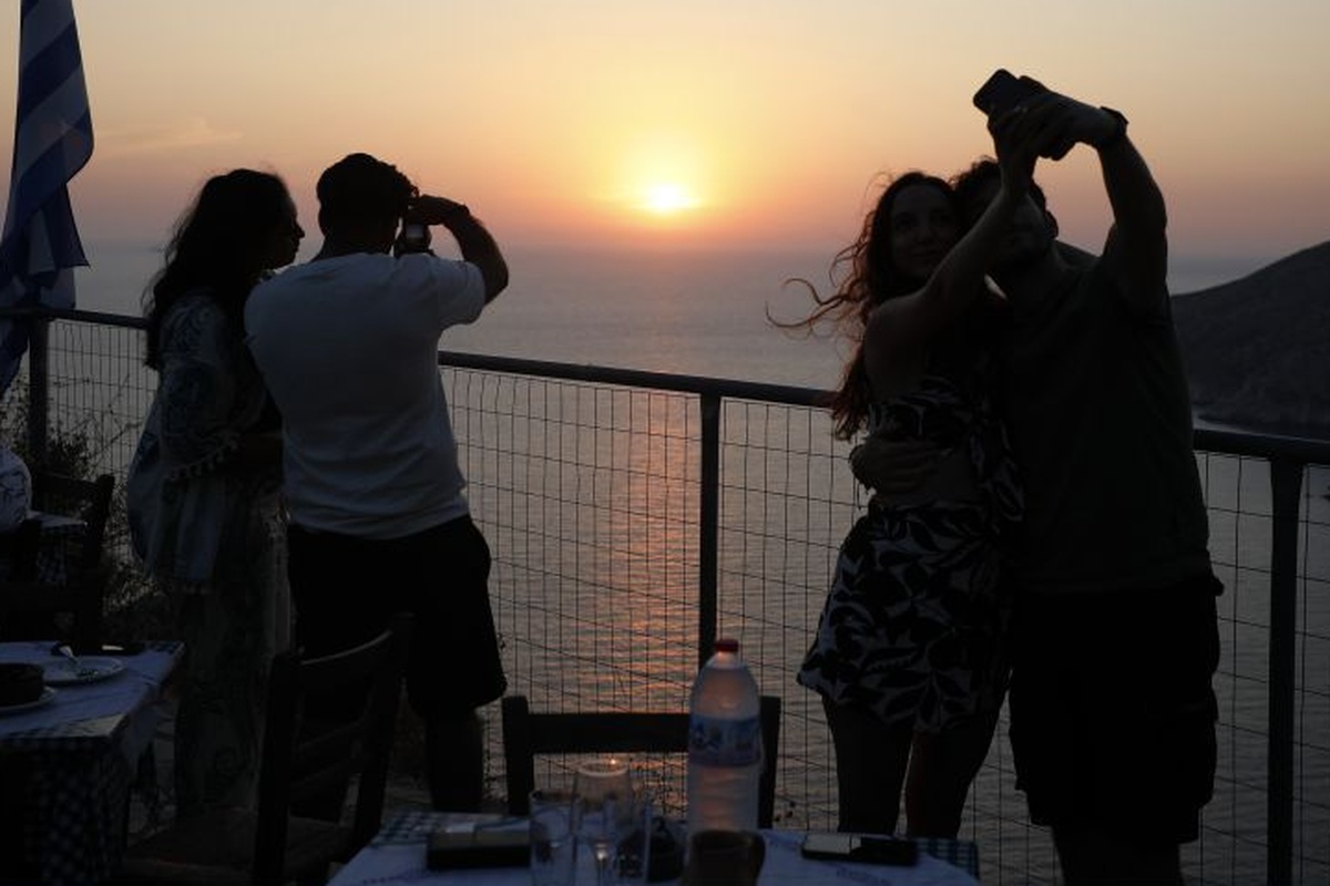 Νέα παράταση της προθεσμίας υποβολής αιτήσεων για 300.000 επιταγές κοινωνικού τουρισμού