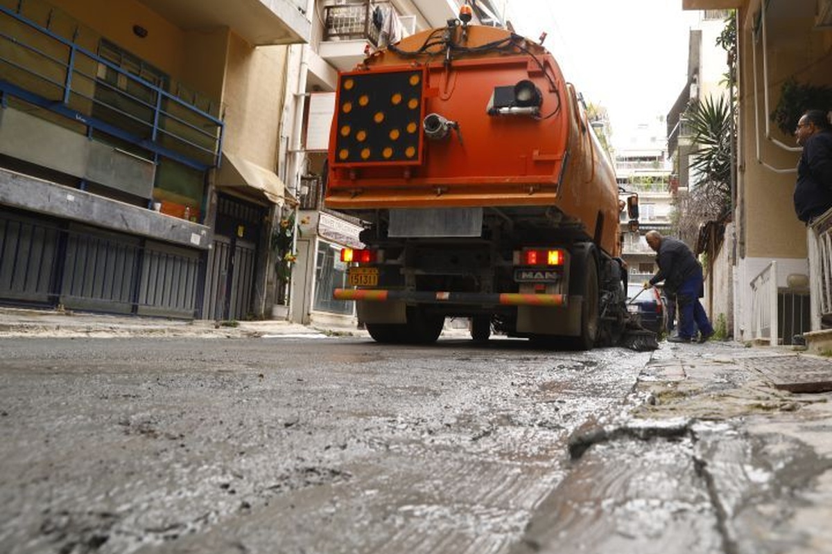 Αναστάτωση στην κυψέλη- «Υγρό τσιμέντο» στους δρόμους