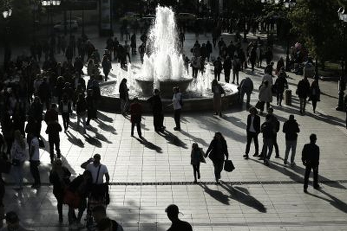 ΕΛΣΤΑΤ: Αύξηση 9,8% σημείωσε το διαθέσιμο εισόδημα των νοικοκυριών το δ’ τρίμηνο πέρυσι