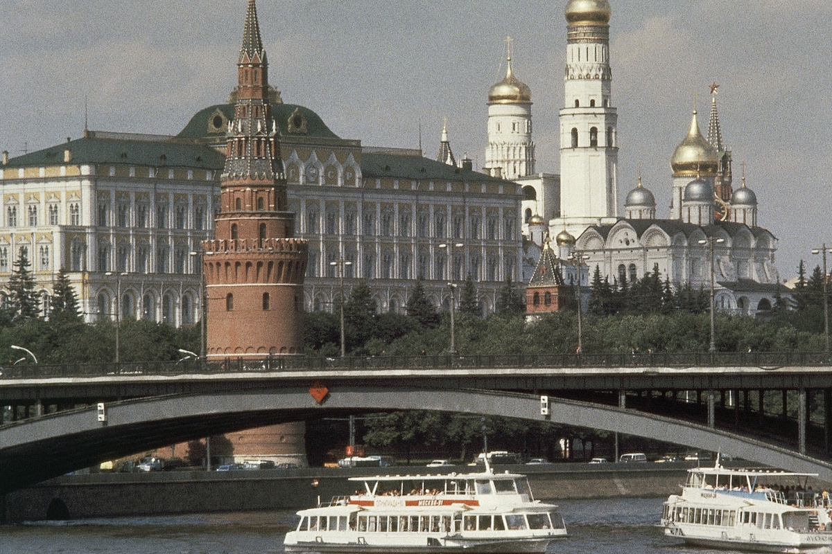 Ενθαρρυντική η επιθυμία του Βούλγαρου Ράντεφ να επιλύσει θέματα με τη Ρωσία μέσω συνομιλιών