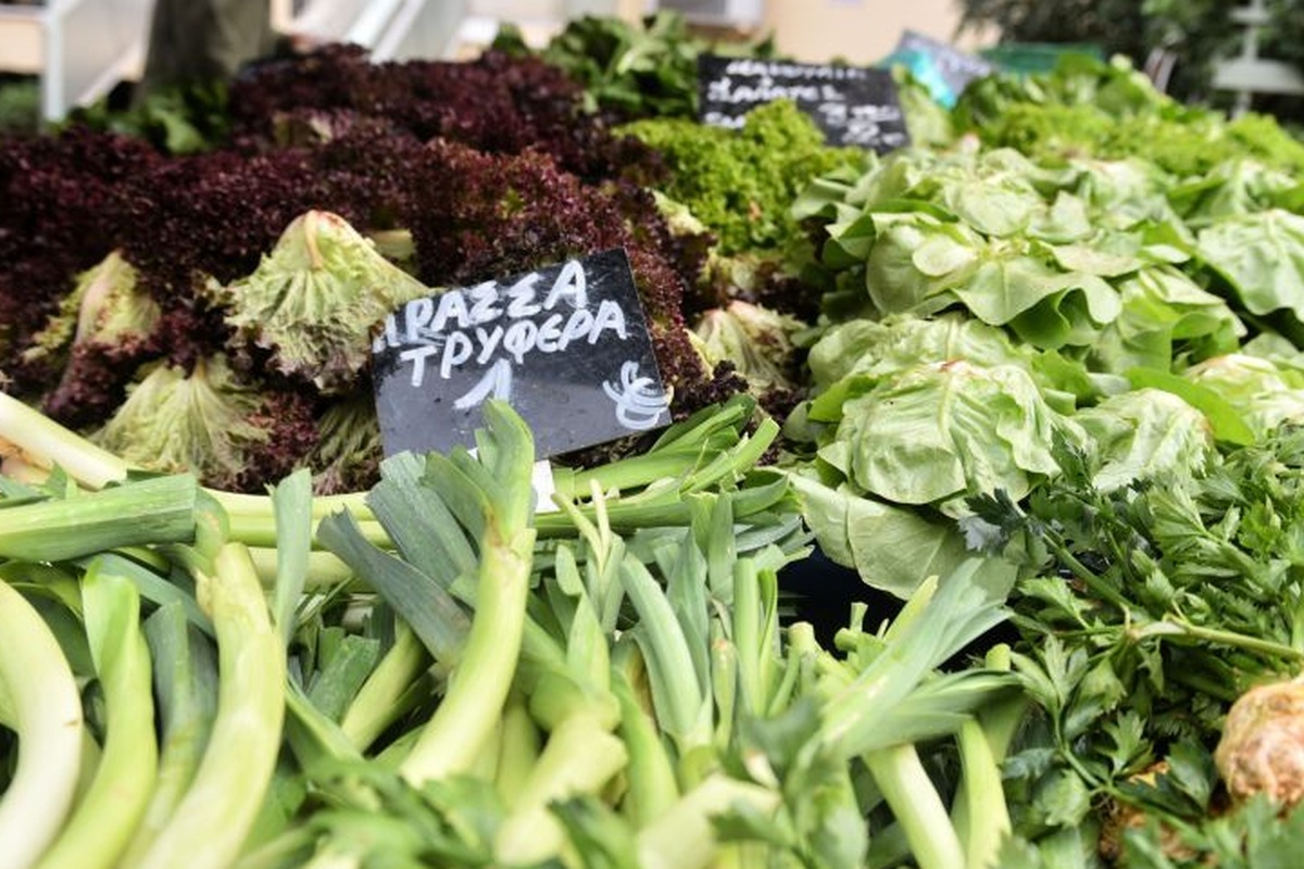 Μπριάμ vs κοτόπουλο με πατάτες-  Ακριβότερα τα λαχανικά από το κρέας