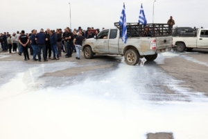 Αφθώδης πυρετός στη Λέσβο- Νέο μπλόκο στο λιμάνι