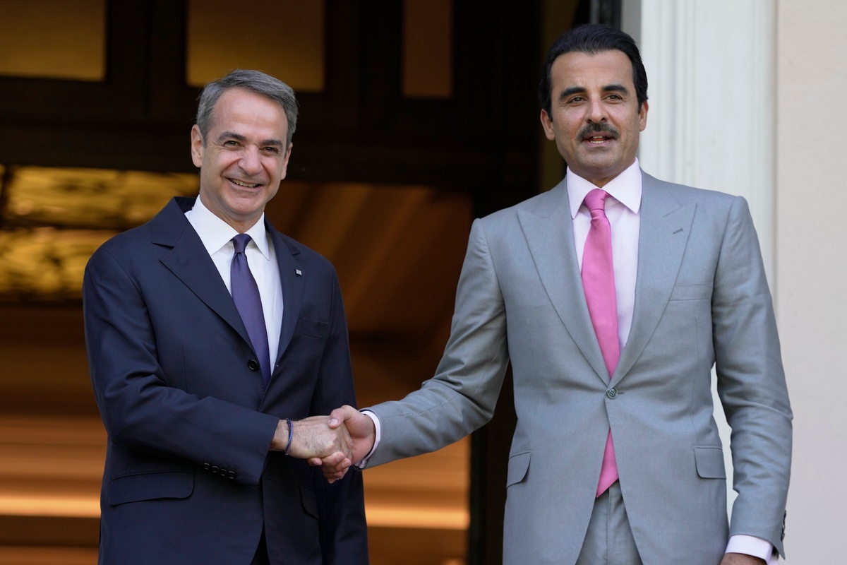 Στο Μαξίμου ο Εμίρης του Κατάρ- Συναντήθηκε με τον Κυρ. Μητσοτάκη