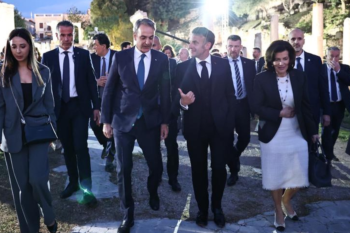 Έφτασε στην Αθήνα ο Μακρόν- Διήμερη επίσκεψη του Γάλλου Προέδρου