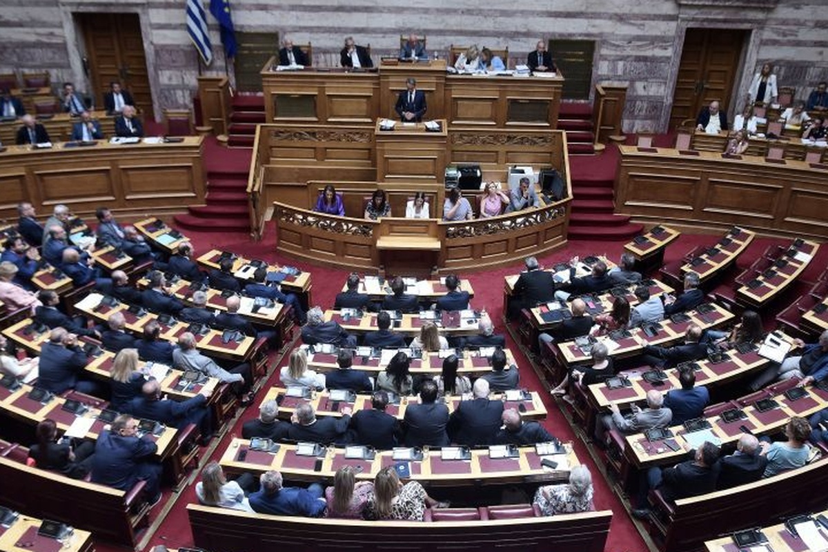 Κράτος Δικαίου: Μετωπική αρχηγών στη Βουλή