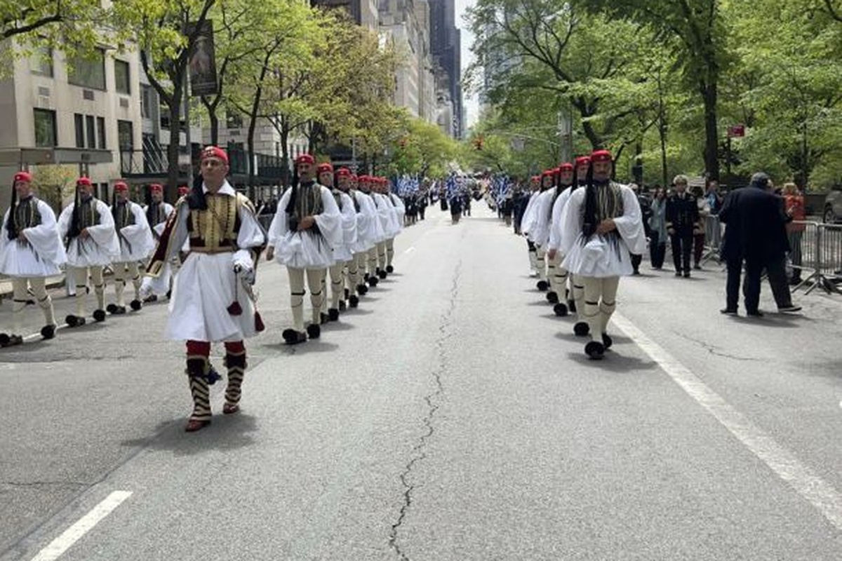 Στα «Γαλανόλευκα» η Νέα Υόρκη- Με λαμπρότητα η παρέλαση στη 5η Λεωφόρο