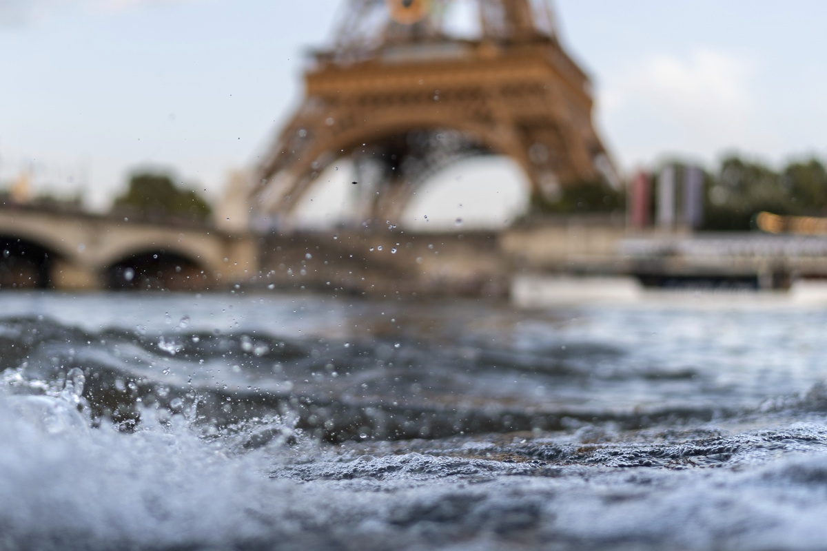 Γαλλία: Λεωφορείο έπεσε στον Σηκουάνα-Διασώθηκαν τέσσερα άτομα