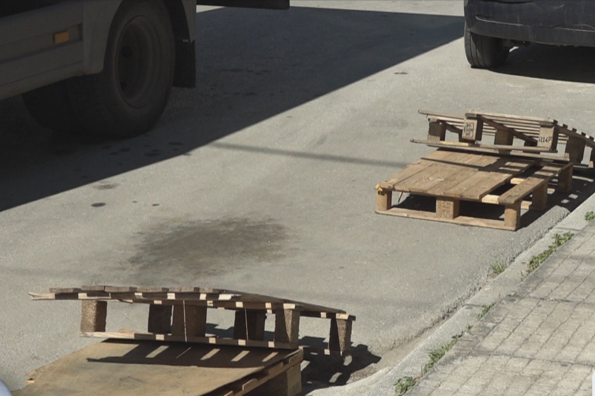 Παράνομο «ρεζερβέ» πάρκινγκ- Ρισκάρουν πρόστιμο 350 ευρώ