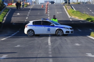Οδηγός γερανοφόρου προσέκρουσε σε τμήμα της γέφυρας Πανοράματος
