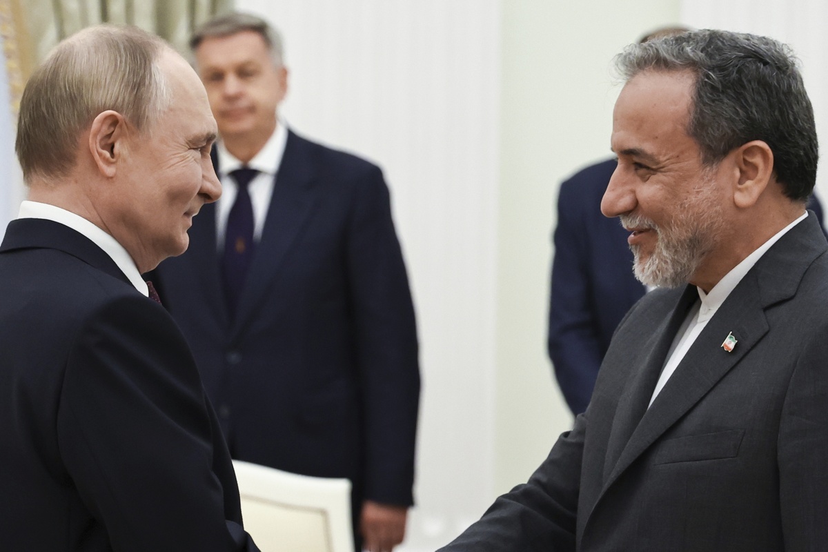 Ο ΥΠΕΞ του Ιράν χαιρετίζει την «υποστήριξη» της Ρωσίας στη «διπλωματία»