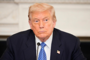 Ντ. Τραμπ: «Μπορεί να περάσουμε από την Κούβα» αφού «τελειώσουμε» με το Ιράν