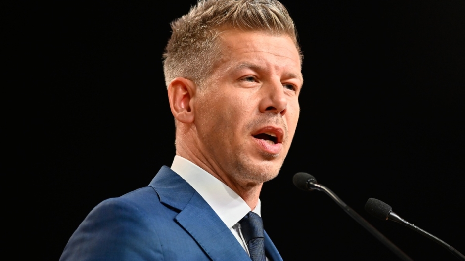 Ο Π. Μαγιάρ δηλώνει ότι θα αναστείλει τη μετάδοση των κρατικών ΜΜΕ στην Ουγγαρία