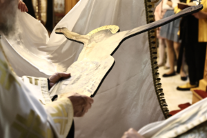 Κορύφωση του Θείου Δράματος – Η τελετή της αποκαθήλωσης