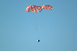 Περιγράφουν την ιστορική αποστολή μετά το 10ημερο ταξίδι γύρω από τη Σελήνη