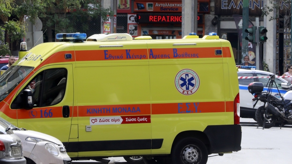 Σε κρίσιμη κατάσταση η 16χρονη που τραυμάτισαν και εγκατέλειψαν στην Αχαρνών