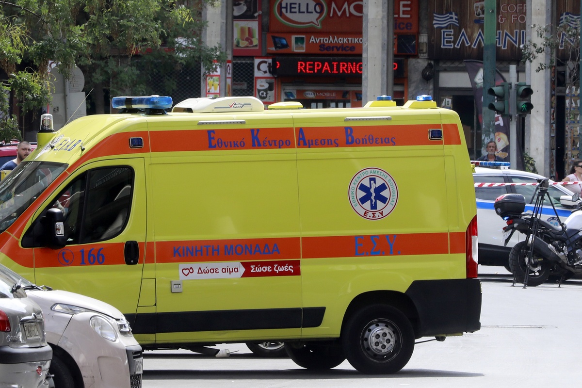 Σε κρίσιμη κατάσταση η 16χρονη που τραυμάτισαν και εγκατέλειψαν στην Αχαρνών