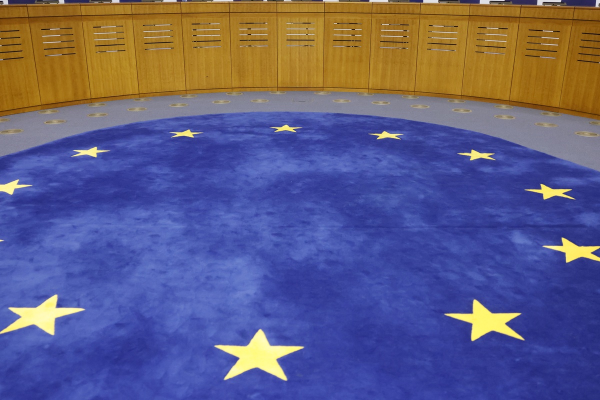 Κλιμακώνεται η αντιπαράθεση