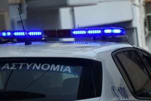 Χειροπέδες σε δύο γυναίκες για έκθεση σε κίνδυνο των 3χρονων παιδιών τους