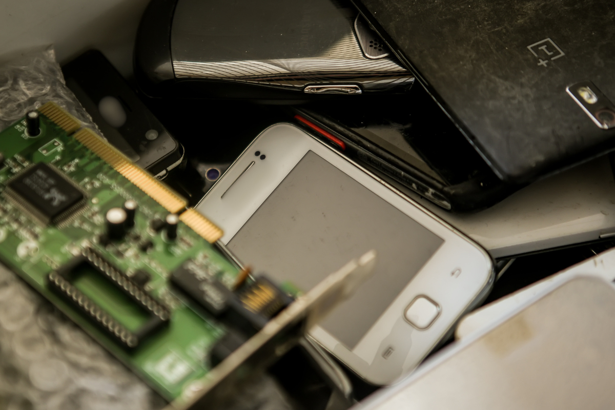 Σύγκρουση για τις υποκλοπές