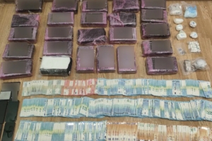 Κατάσχεσαν 27 κιλά κοκαΐνης στον Πειραιά