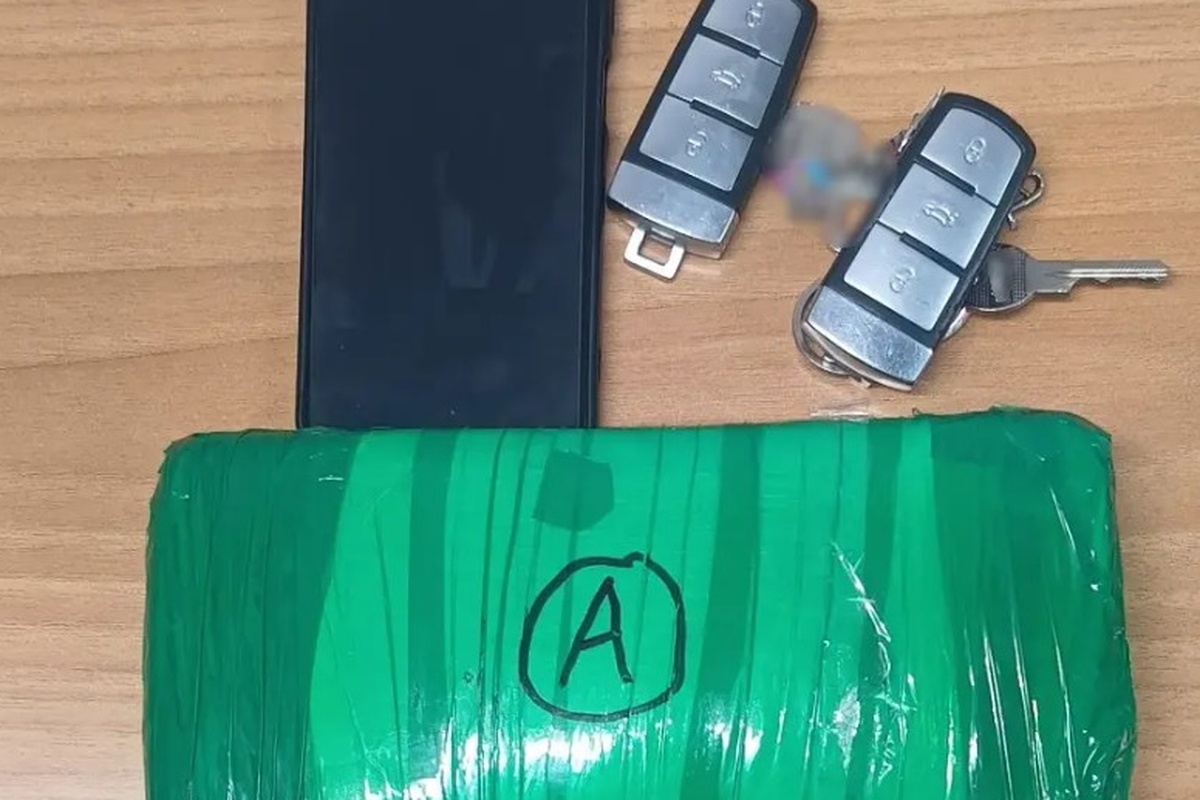 Αστυνομικός σκύλος «ξετρύπωσε» πάνω από ένα κιλό κοκαΐνης σε πορτ μπαγκάζ