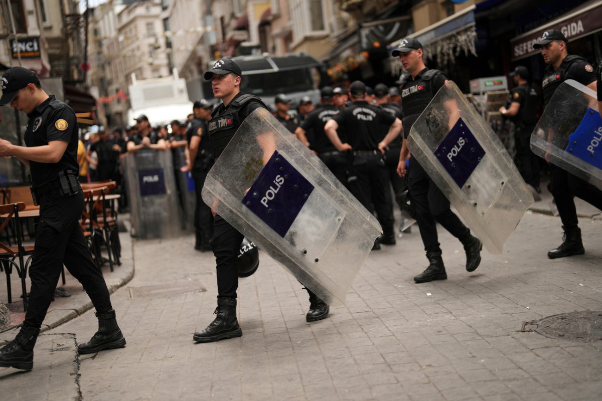 Τουρκία:  Η αστυνομία συνέλαβε δεκάδες ανθρώπους ενόψει των εκδηλώσεων για την Πρωτομαγιά