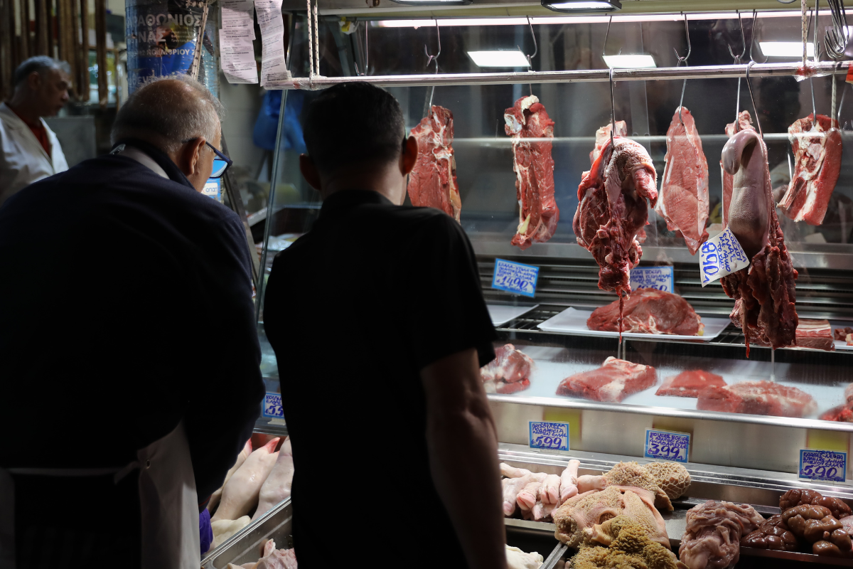 Γιορτινό τραπέζι – Προσφορές και δώρα για τον οβελία