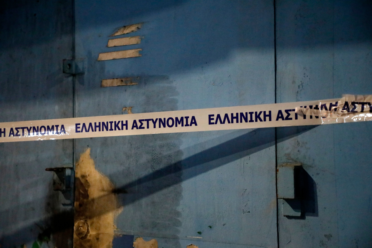 Μαχαίρωσαν υπάλληλο περιπτέρου στα Εξάρχεια