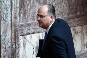 Το παρασκήνιο της παραίτησης Λαζαρίδη