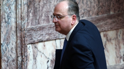 Το παρασκήνιο της παραίτησης Λαζαρίδη