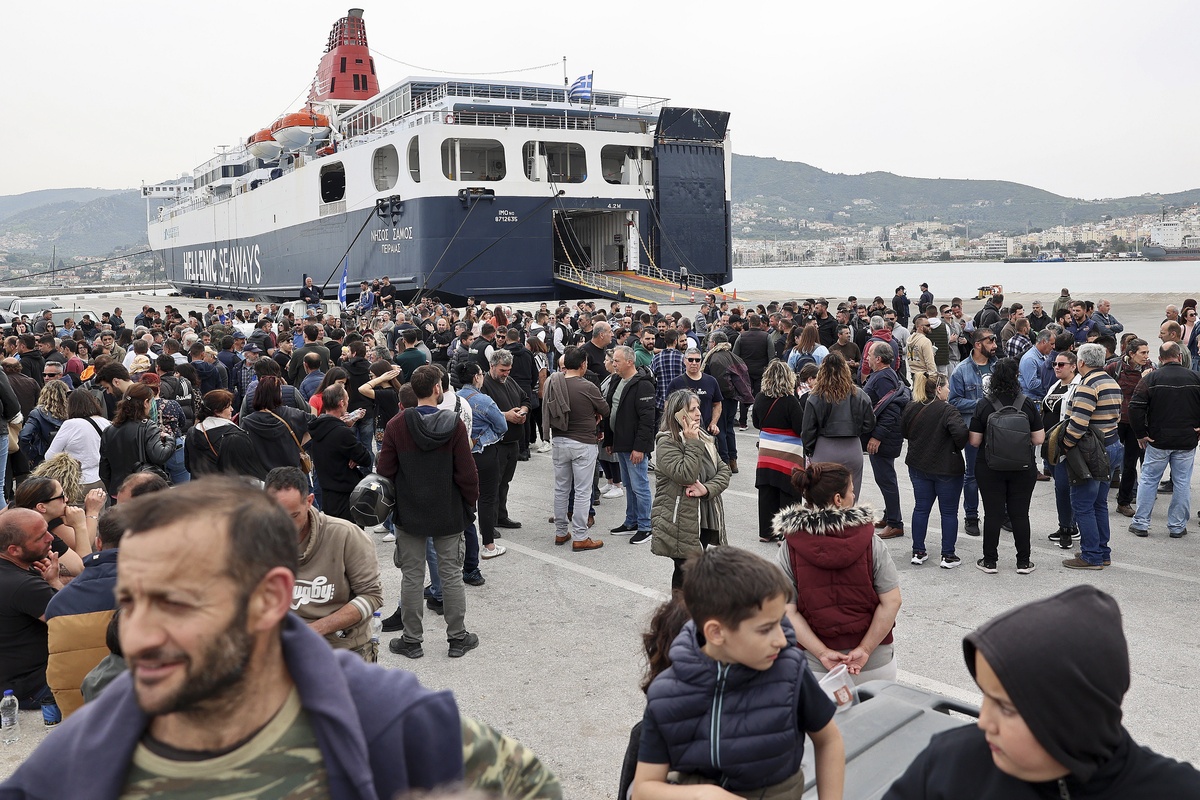 Έληξε το μπλόκο στο λιμάνι της Μυτιλήνης