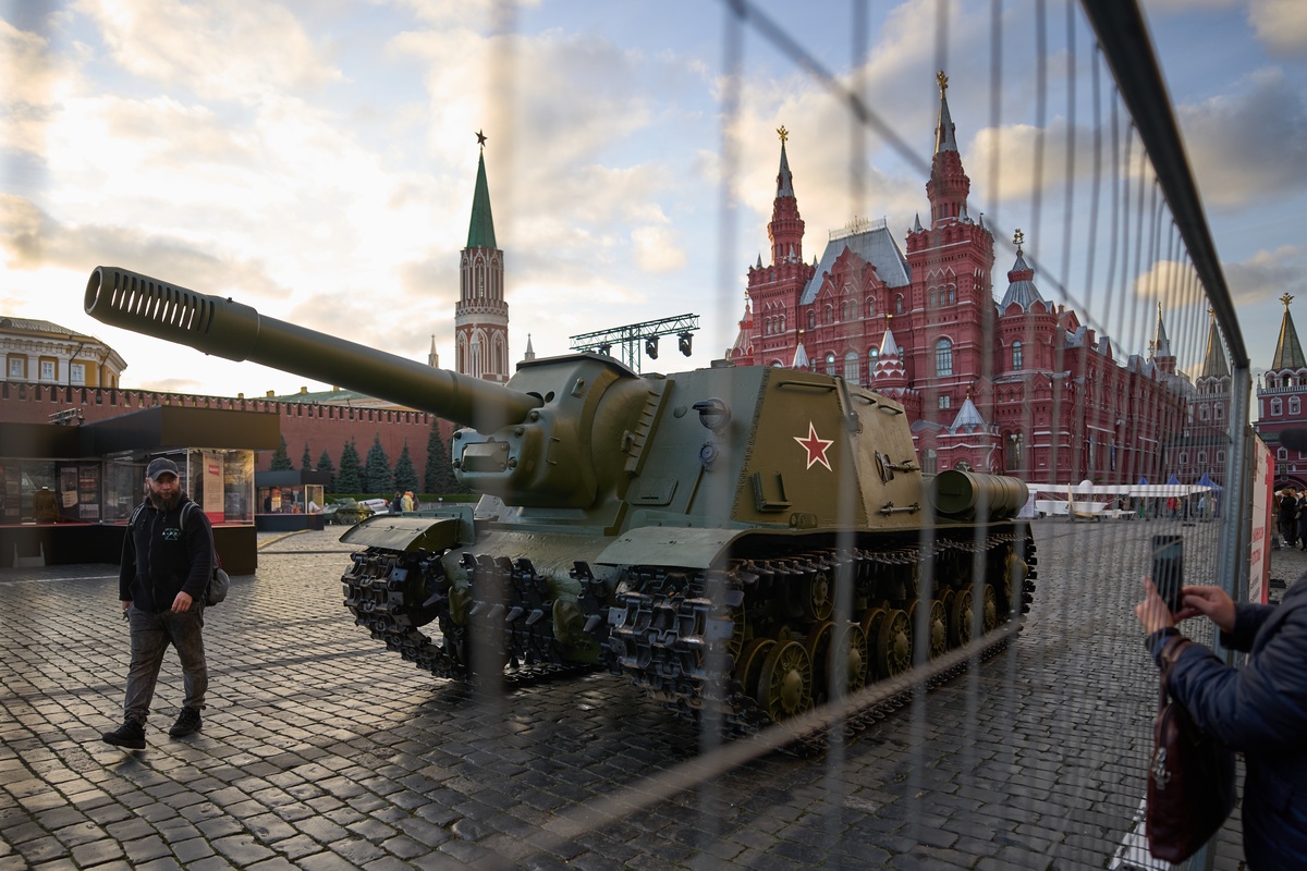 Χωρίς τεθωρακισμένα ή πυραύλους η φετινή παρέλαση για την Ημέρα της Νίκης στην Κόκκινη Πλατεία της Μόσχας