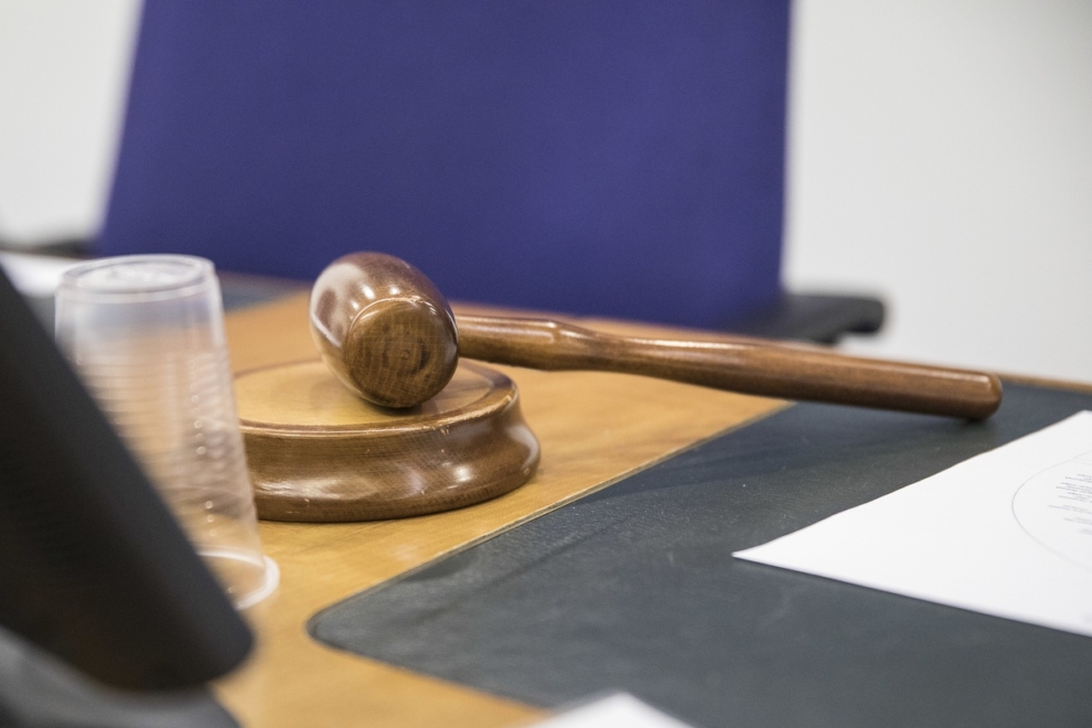 Εξαγοράσιμη ποινή 15 μηνών σε 46χρονο για πώληση σκύλου