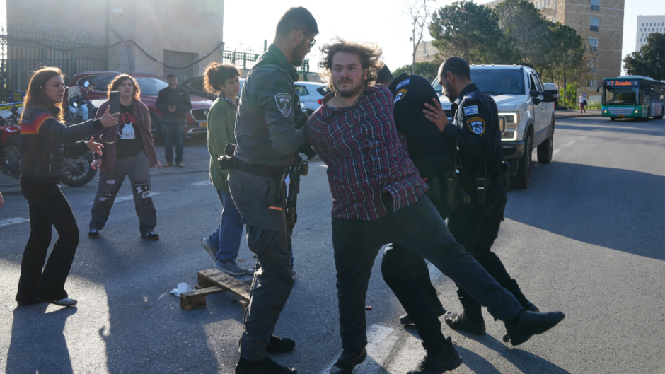 68 Παλαιστίνιοι μέσα σε απορριμματοφόρο προσπάθησαν να μπουν στο Ισραήλ