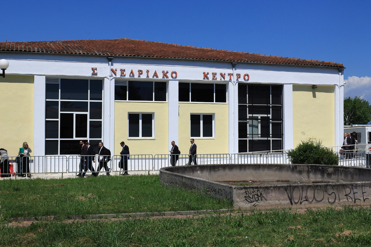 Δίκη για τα Τέμπη – Συγγενείς ξεσπούν για τη διακοπή ενός μήνα