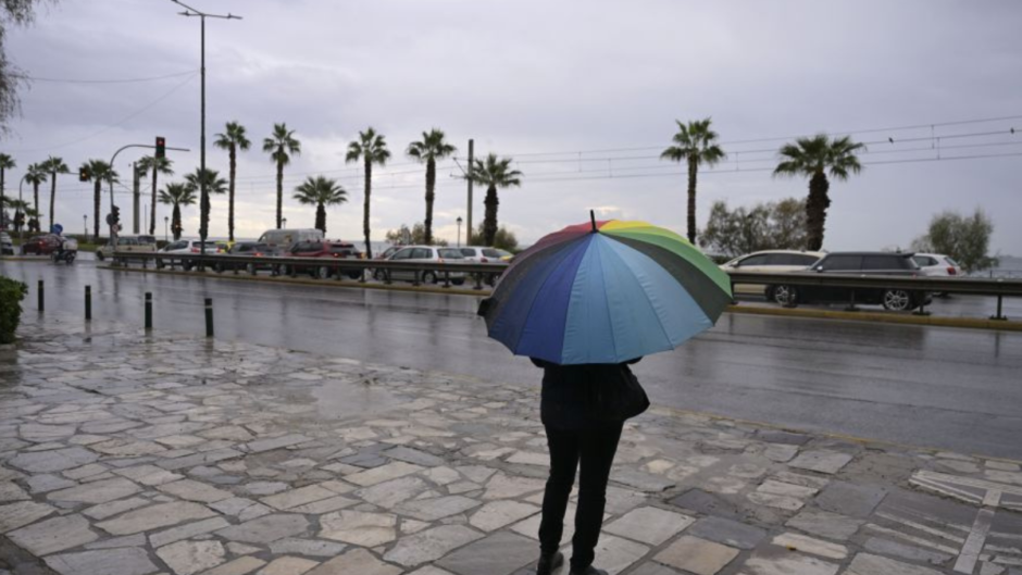 Επιδείνωση του καιρού με βροχές και καταιγίδες