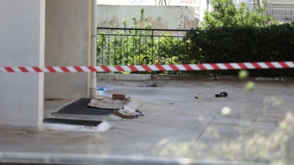 Σοκ στην Ηλιούπολη- Δυο 17χρονες έπεσαν από ταράτσα