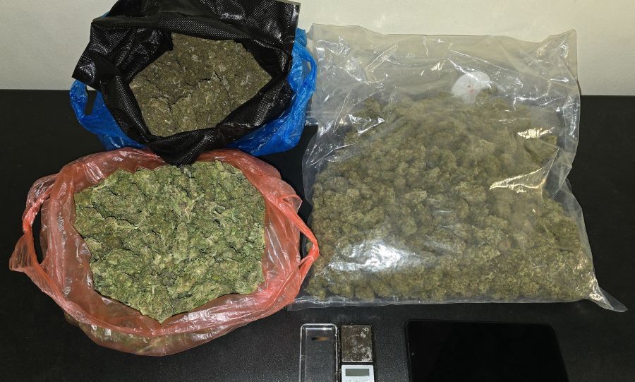 Χειροπέδες σε αλλοδαπό– Κατασχέθηκαν πάνω από 4,8 κιλά κάνναβης σε οικία
