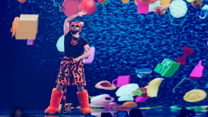Αύριο ο τελικός της Eurovision: Εμφανίζεται έκτος και πάει για πρωτιά ο Ακύλας