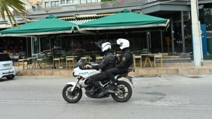 Αιματηρή σύλληψη με πυροβολισμούς- Με όπλα και χειροβομβίδες ο άνδρας στο μικρολίμανο