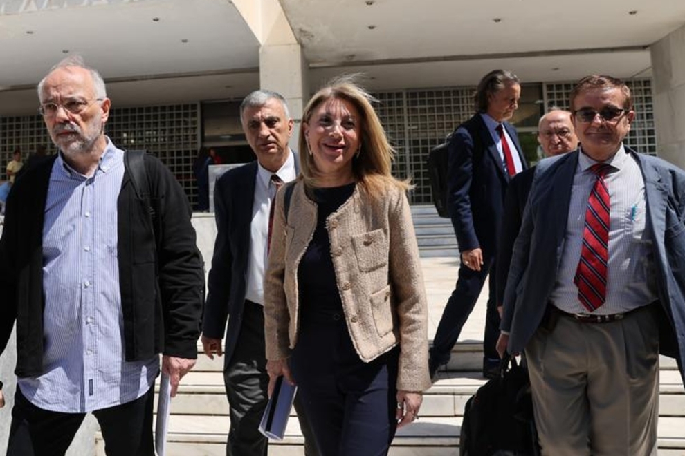 Η Μ. Καρυστιανού κατέθεσε στην Εισαγγελία του Α.Π. την ιδρυτική διακήρυξη του κόμματος «Ελπίδα για τη Δημοκρατία»