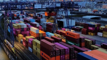 Προσωρινός συμβιβασμός στην ΕΕ για την εφαρμογή της συμφωνίας με την Ουάσιγκτον για τους δασμούς